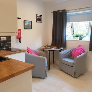  Apartment Sweet